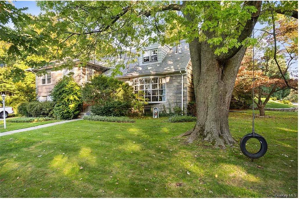 #1 photo, 270 Loring avenue, Pelham , NY 10803