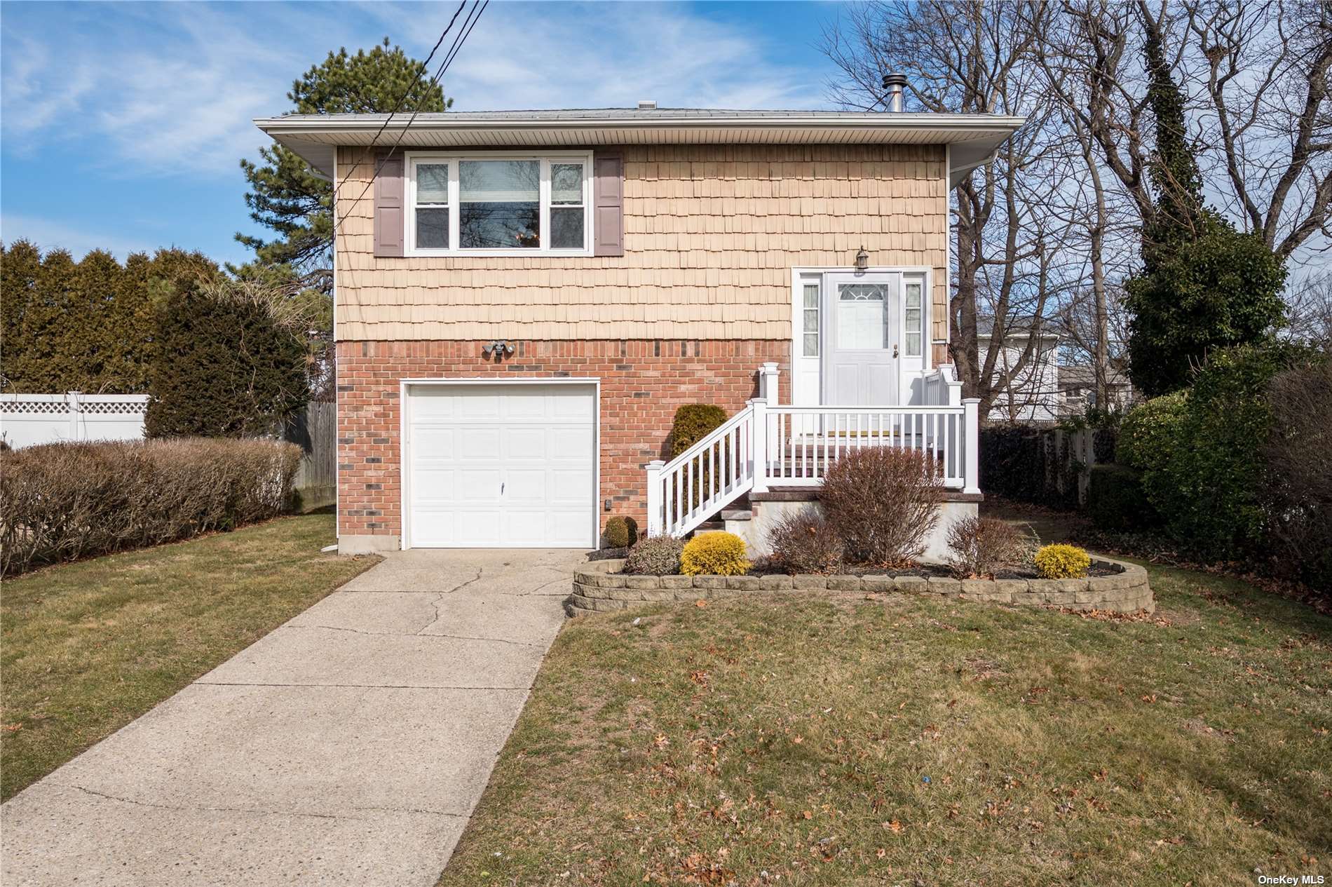 #1 photo, 123A Clinton Avenue, 東長島 Port Jefferson Station , NY 11776