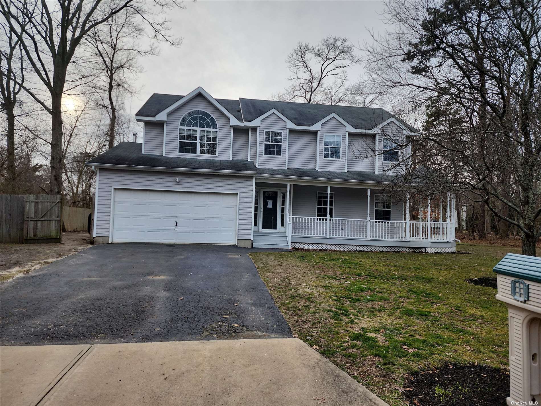 #1 photo, 6 Merrick Boulevard, 東長島 East Moriches , NY 11940