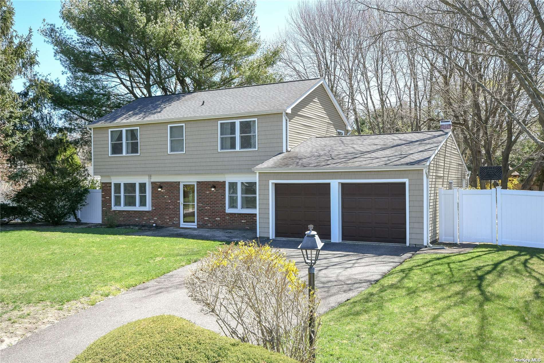 #1 photo, 10 Valiant Drive, 東長島 South Setauket , NY 11720