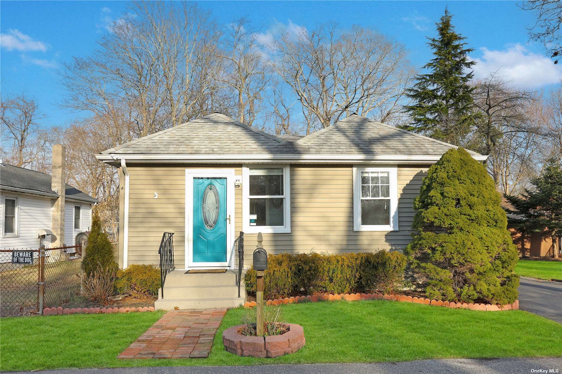 #1 photo, 149 Longfellow Drive, 東長島 Mastic Beach , NY 11951