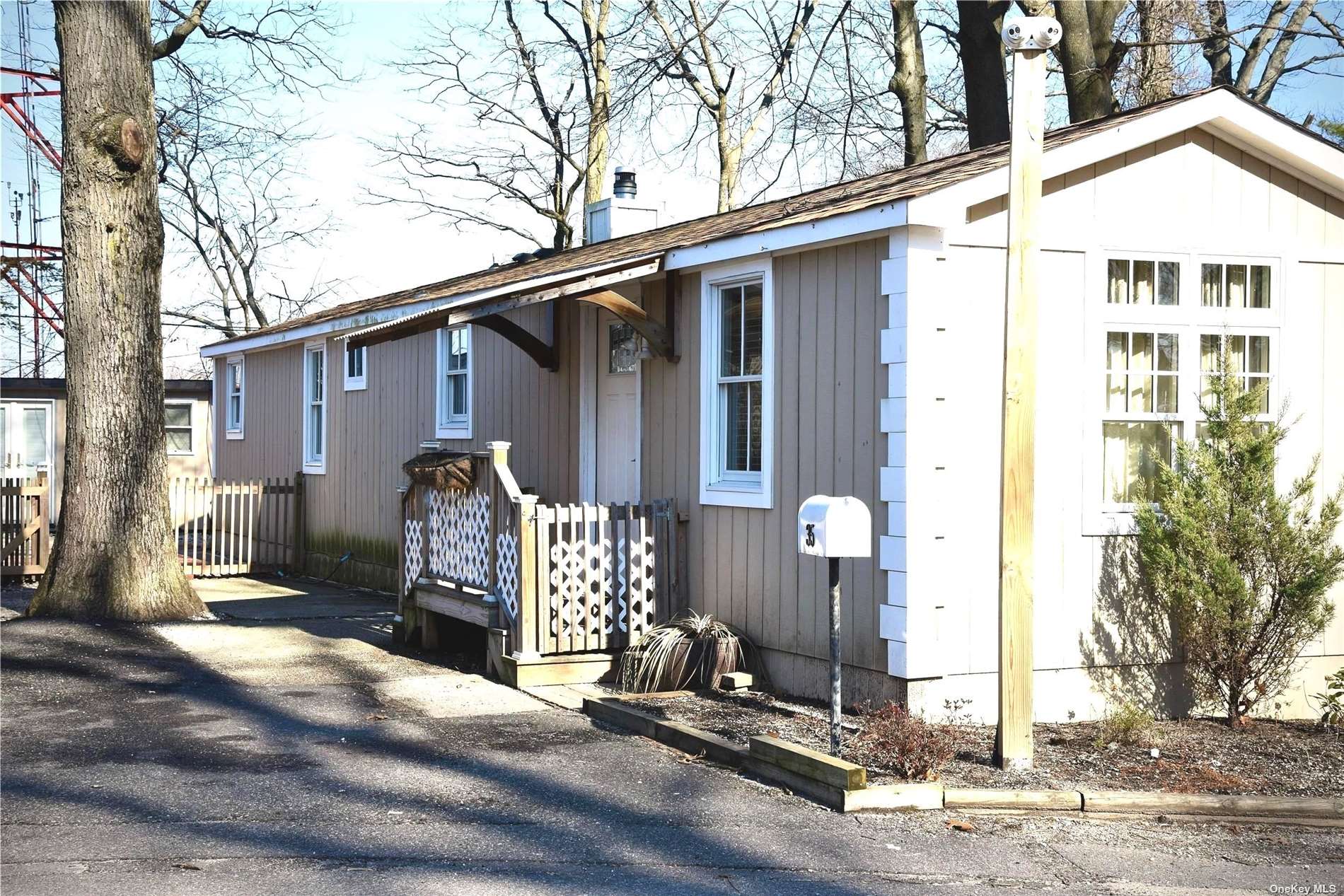 #1 photo, 35 Carls Place, 东长岛 Riverhead , NY 11901