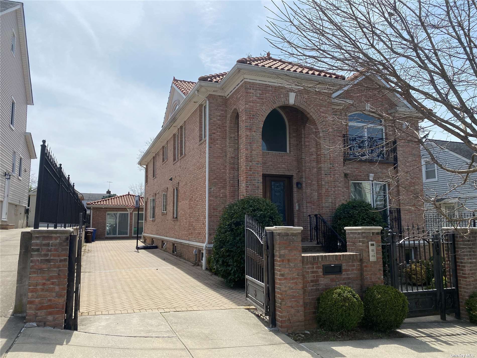 #1 photo, 145-24 19th Avenue, 皇后区 白石镇 Whitestone , NY 11357