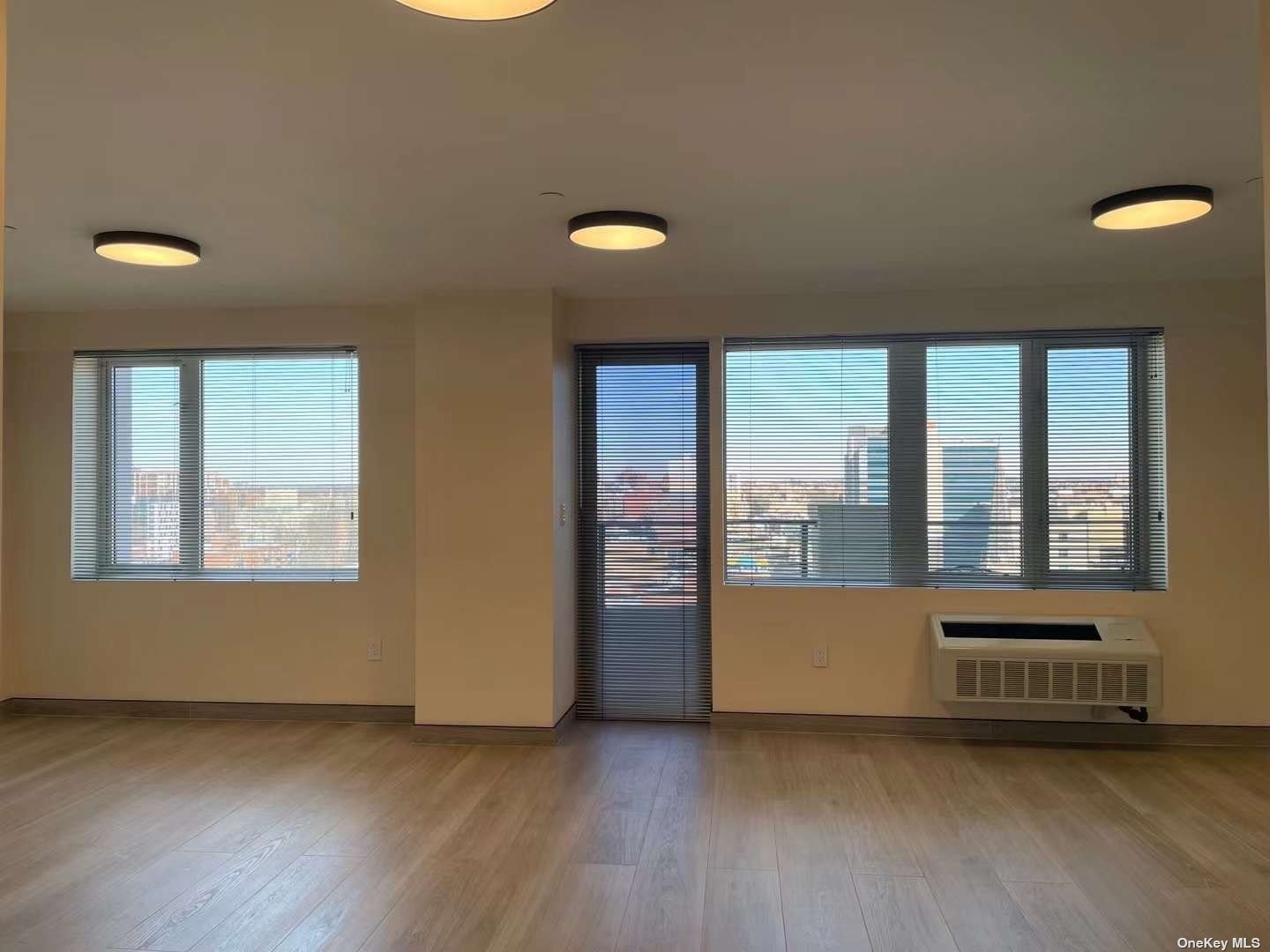 #1 photo, 37-20 Prince Street, 法拉盛 Flushing , NY 11354