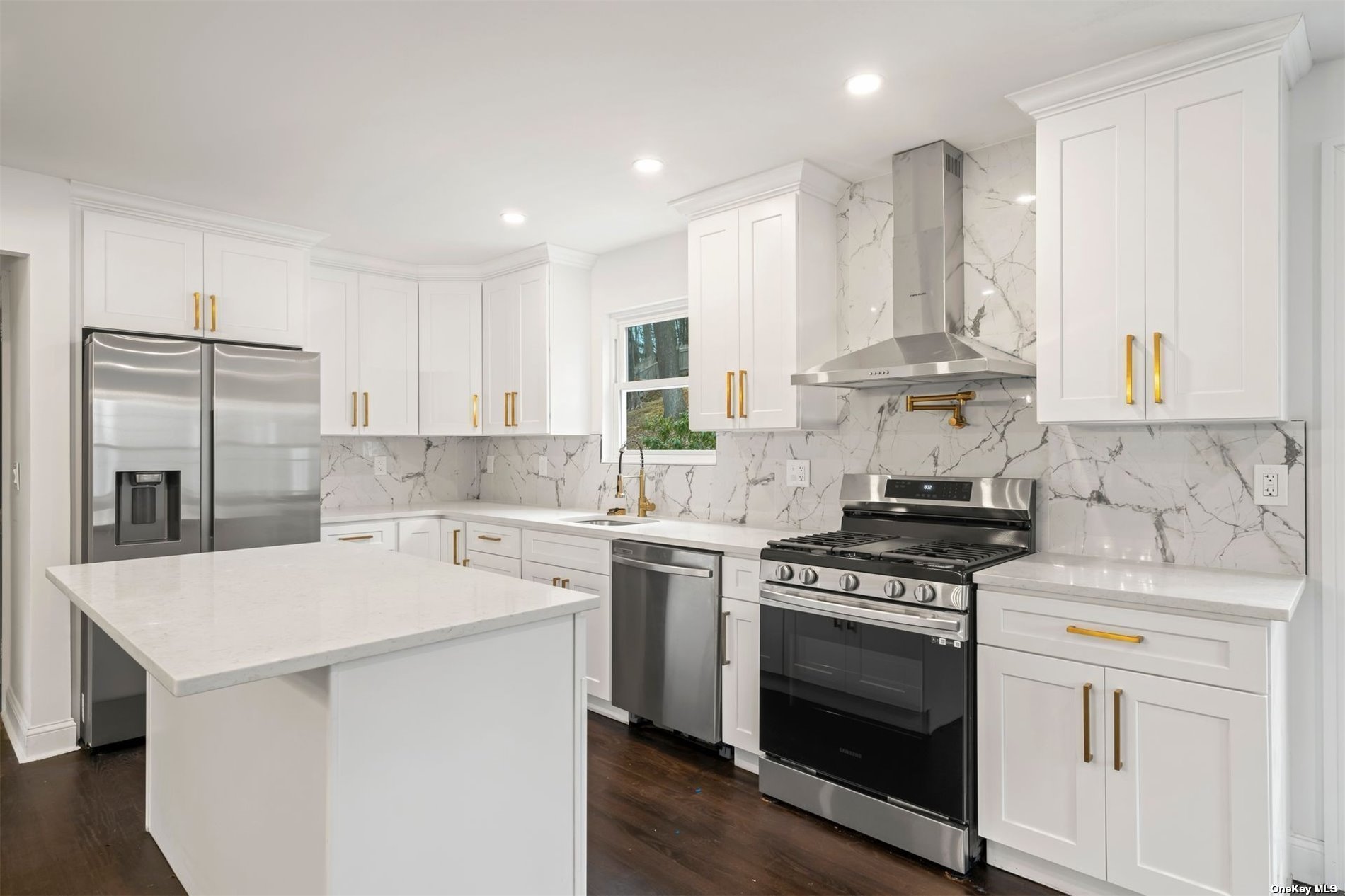 #1 photo, 44 Vineyard Road, 東長島 亨廷顿 Huntington , NY 11743