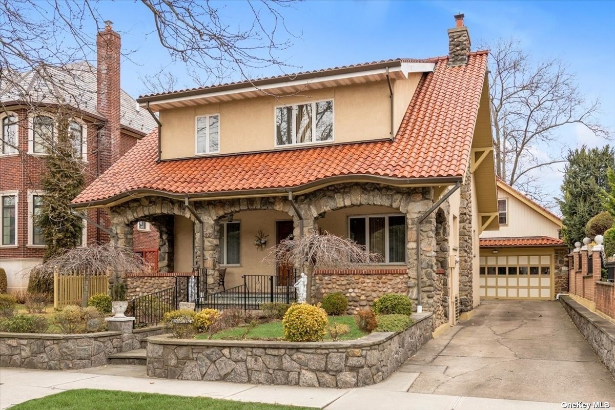 #1 photo, 92 Parsons Boulevard, 皇后區 白石鎮 Whitestone , NY 11357