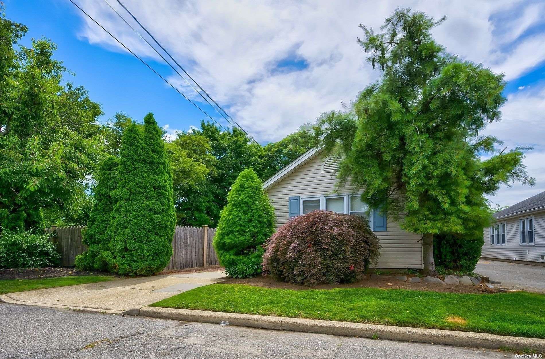 #1 photo, 185 9th Street, 長島 Hicksville , NY 11801