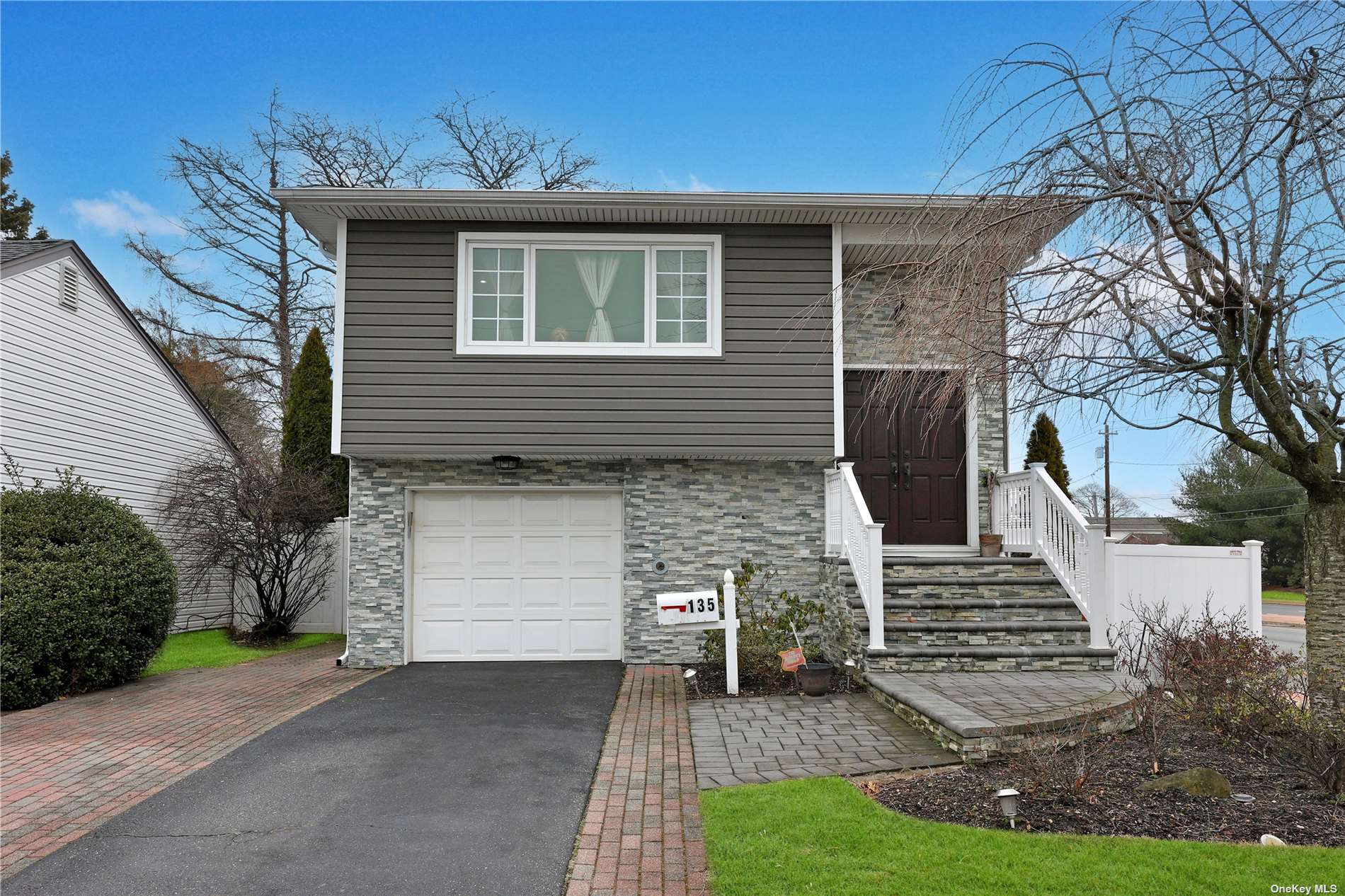 #1 photo, 135 Duane Street, 東長島 Farmingdale , NY 11735