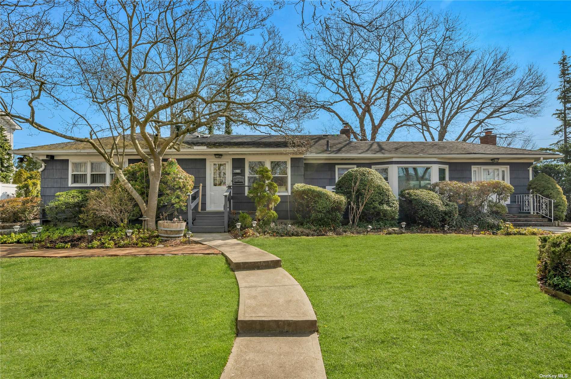 #1 photo, 1388 Apple Lane, 長島 East Meadow , NY 11554