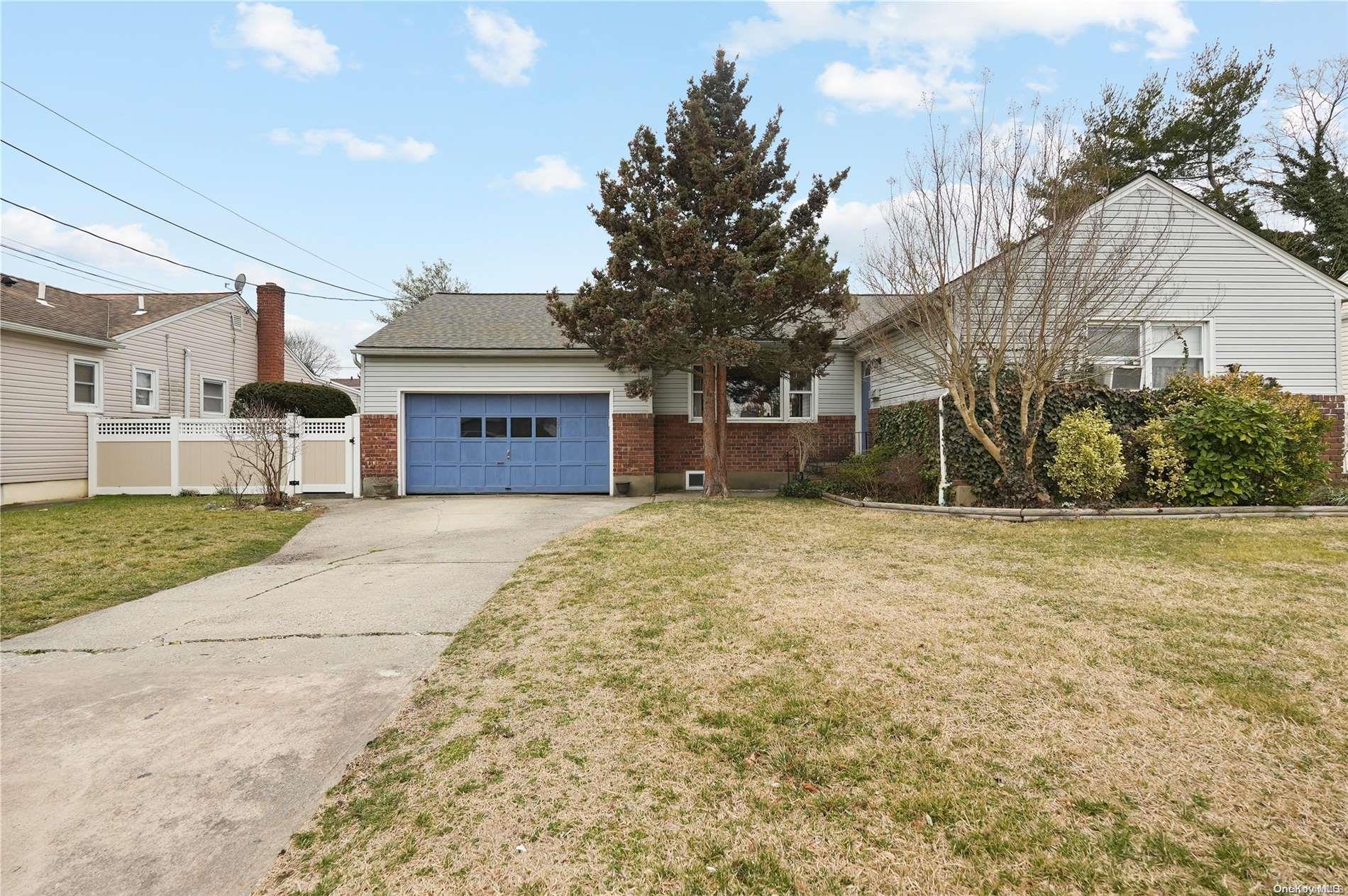 #1 photo, 27 W Woodbine Drive, 長島 Freeport , NY 11520