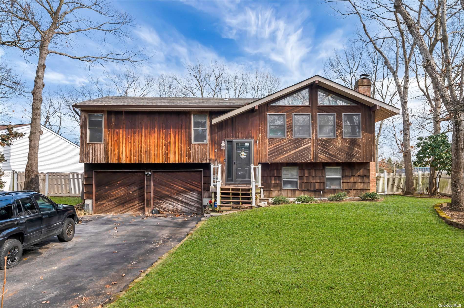 #1 photo, 4 Nicholas Court, 東長島 Nesconset , NY 11767