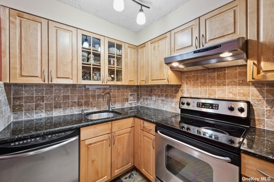 #1 photo, 9-05 166th Street, 皇后區 Beechhurst , NY 11357