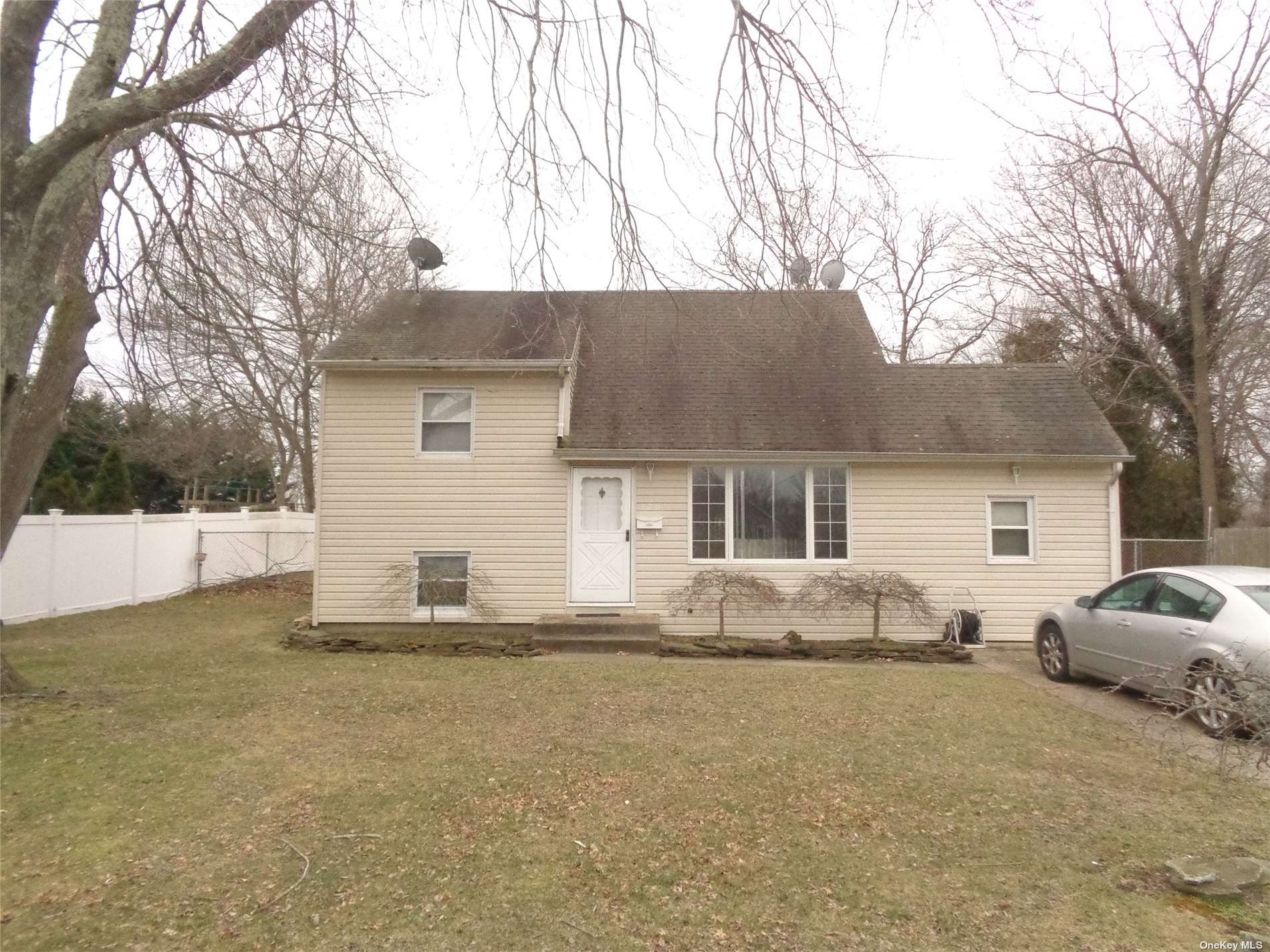 #1 photo, 126 Adams Street, 東長島 东艾斯利普 East Islip , NY 11730