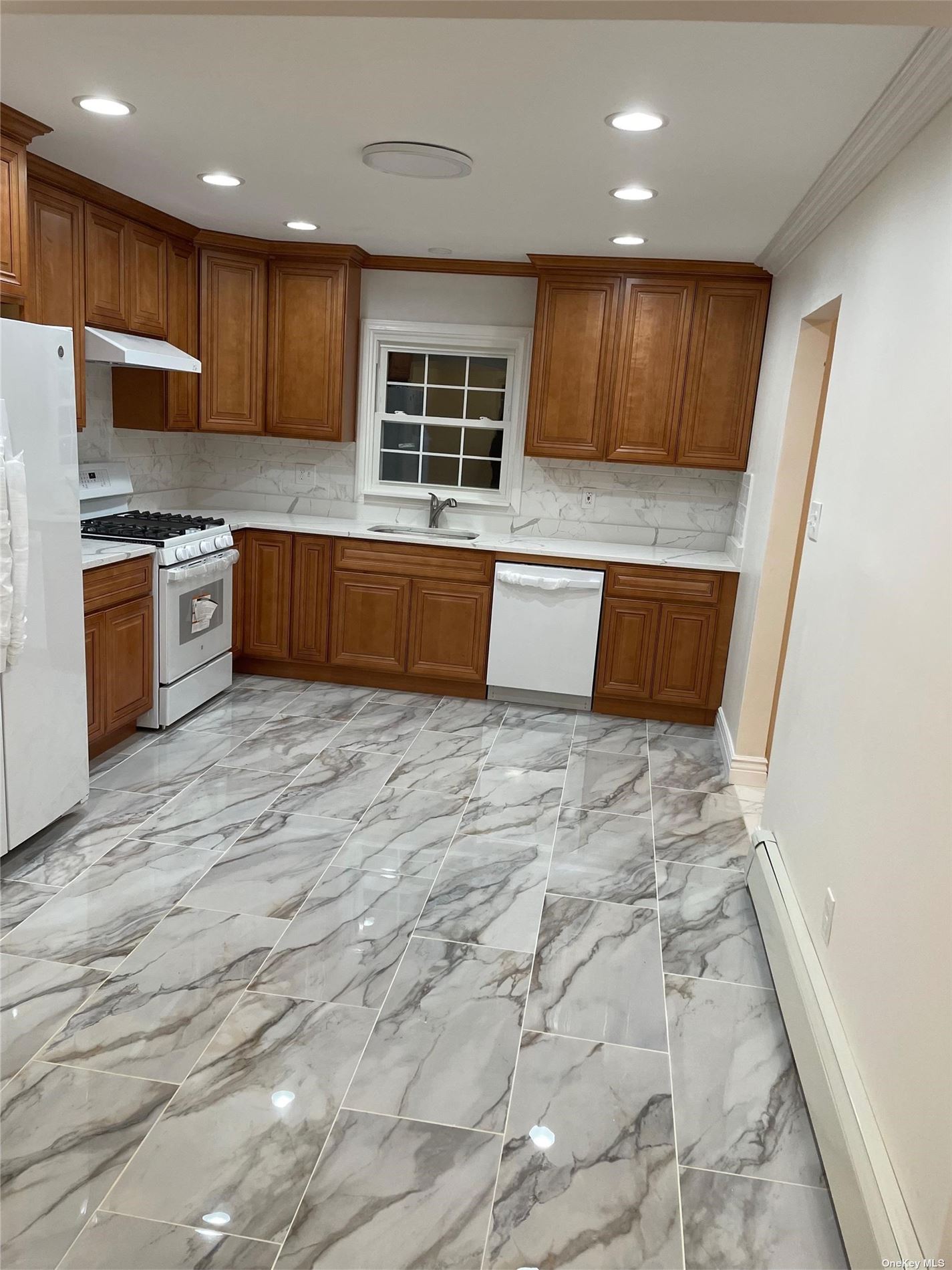 #1 photo, 318 Kirkman Avenue, 长岛 Elmont , NY 11003