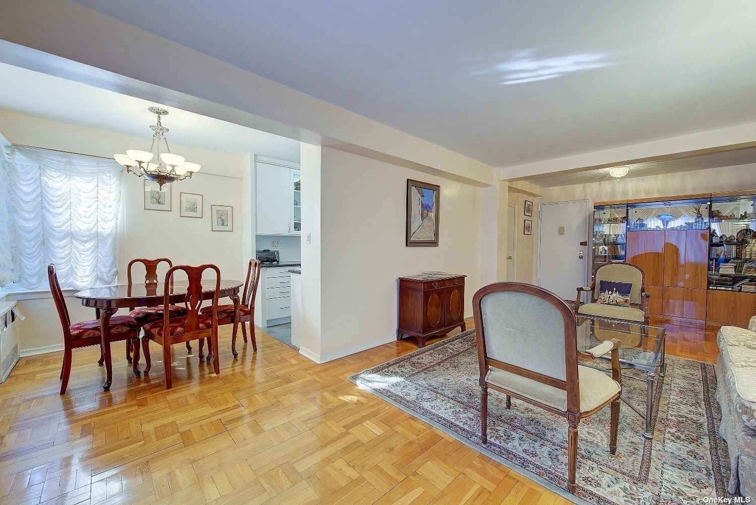 #1 photo, 110-20 71 Road, 皇后區 森林小丘 Forest Hills , NY 11375