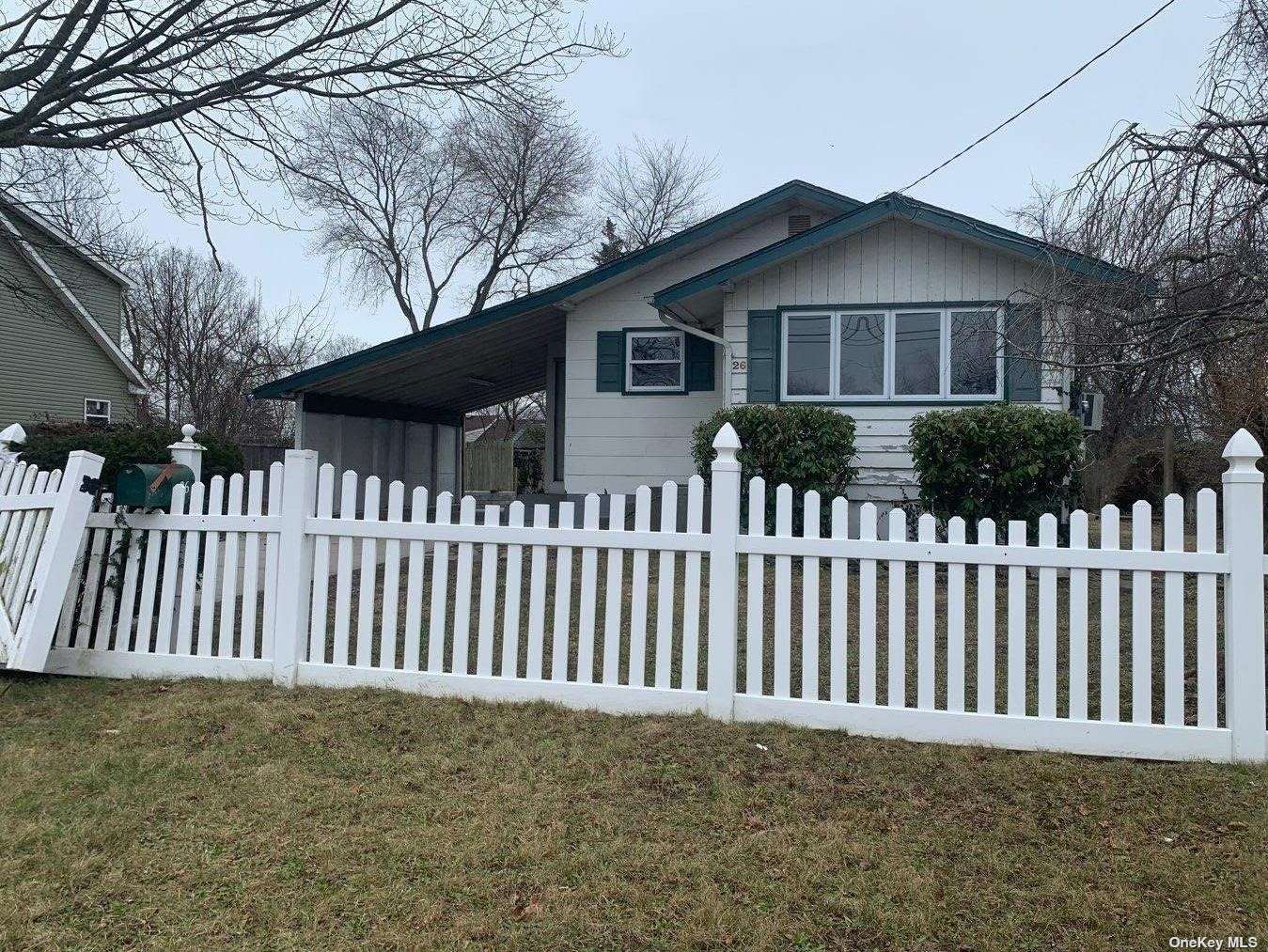 #1 photo, 26 E Elm Street, 東長島 Central Islip , NY 11722