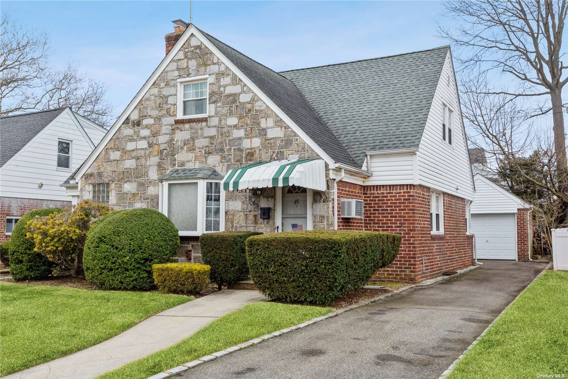 #1 photo, 49 Devonshire Drive, 长岛 New Hyde Park , NY 11040