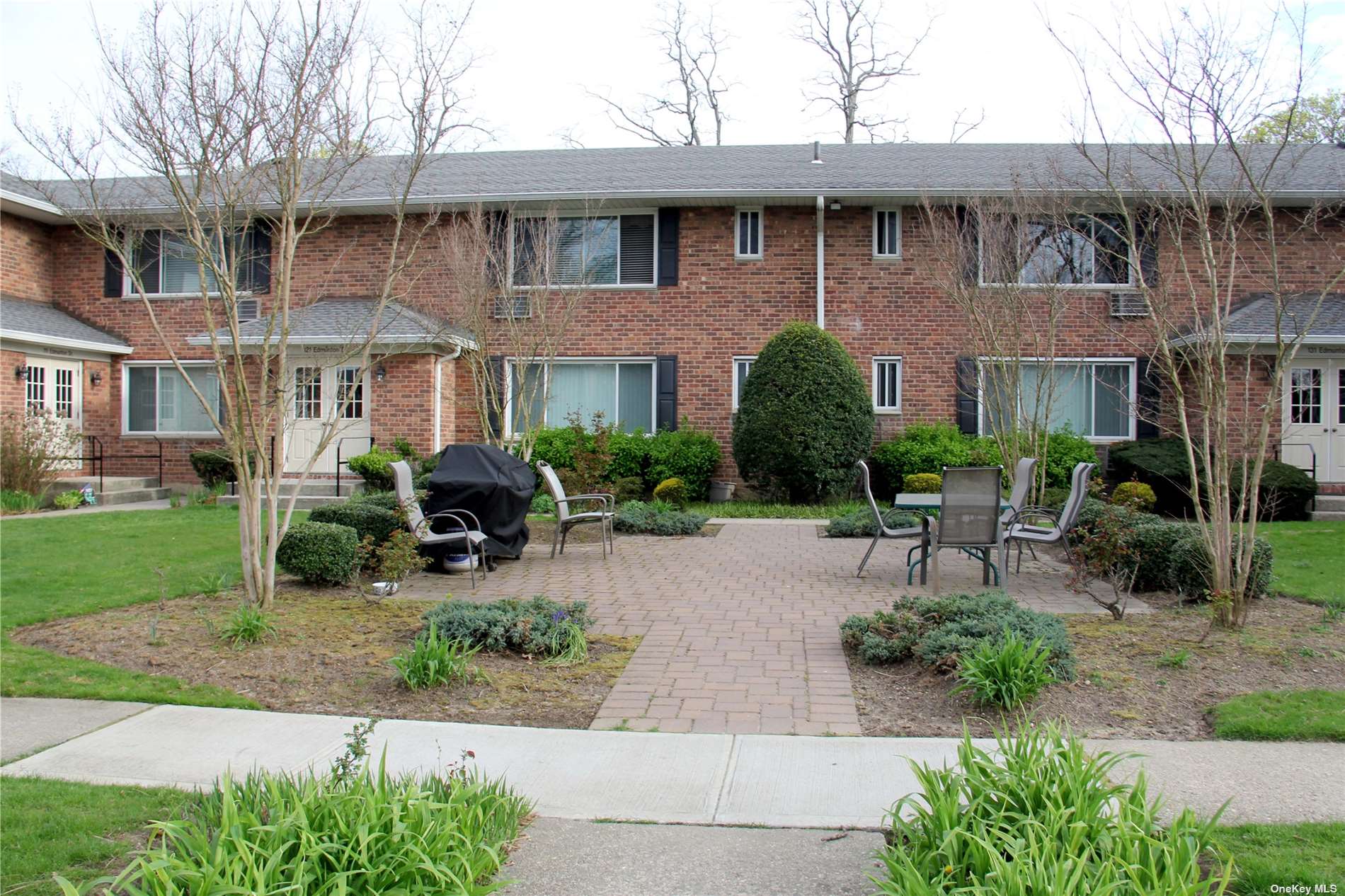 #1 photo, 101 Edmunton Drive, 東長島 Babylon , NY 11703