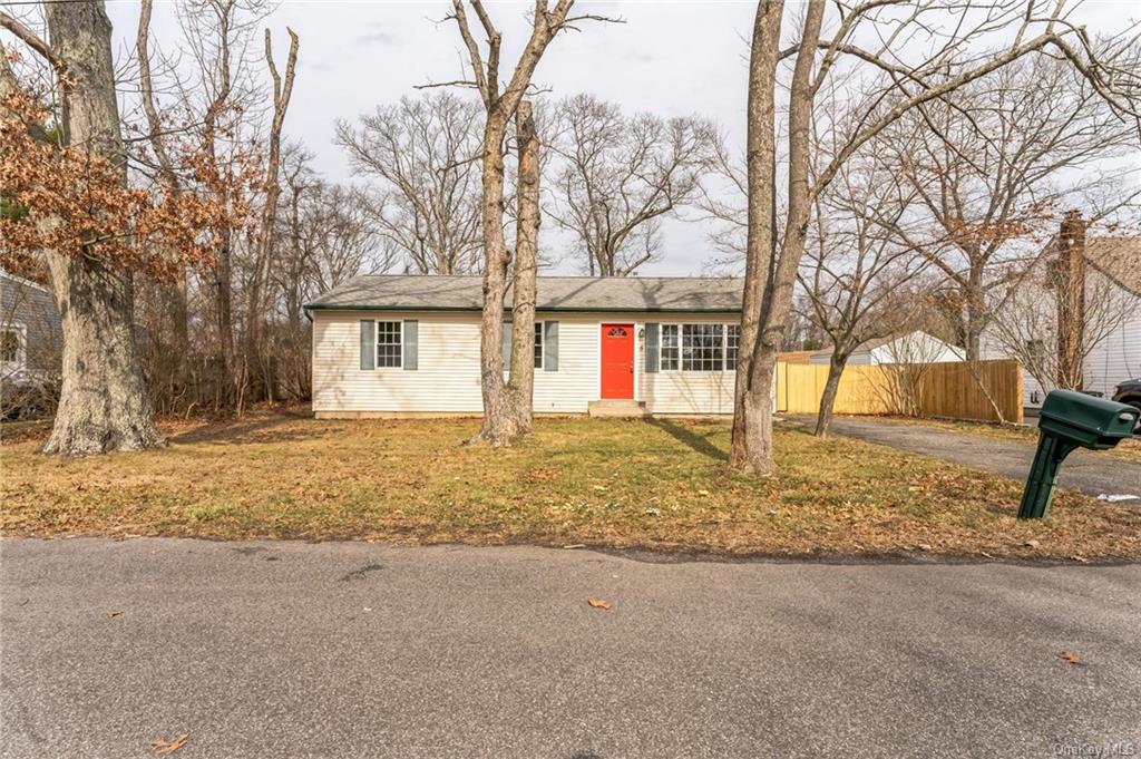 #1 photo, 5 Pine Road, 東長島 Middle Island , NY 11953