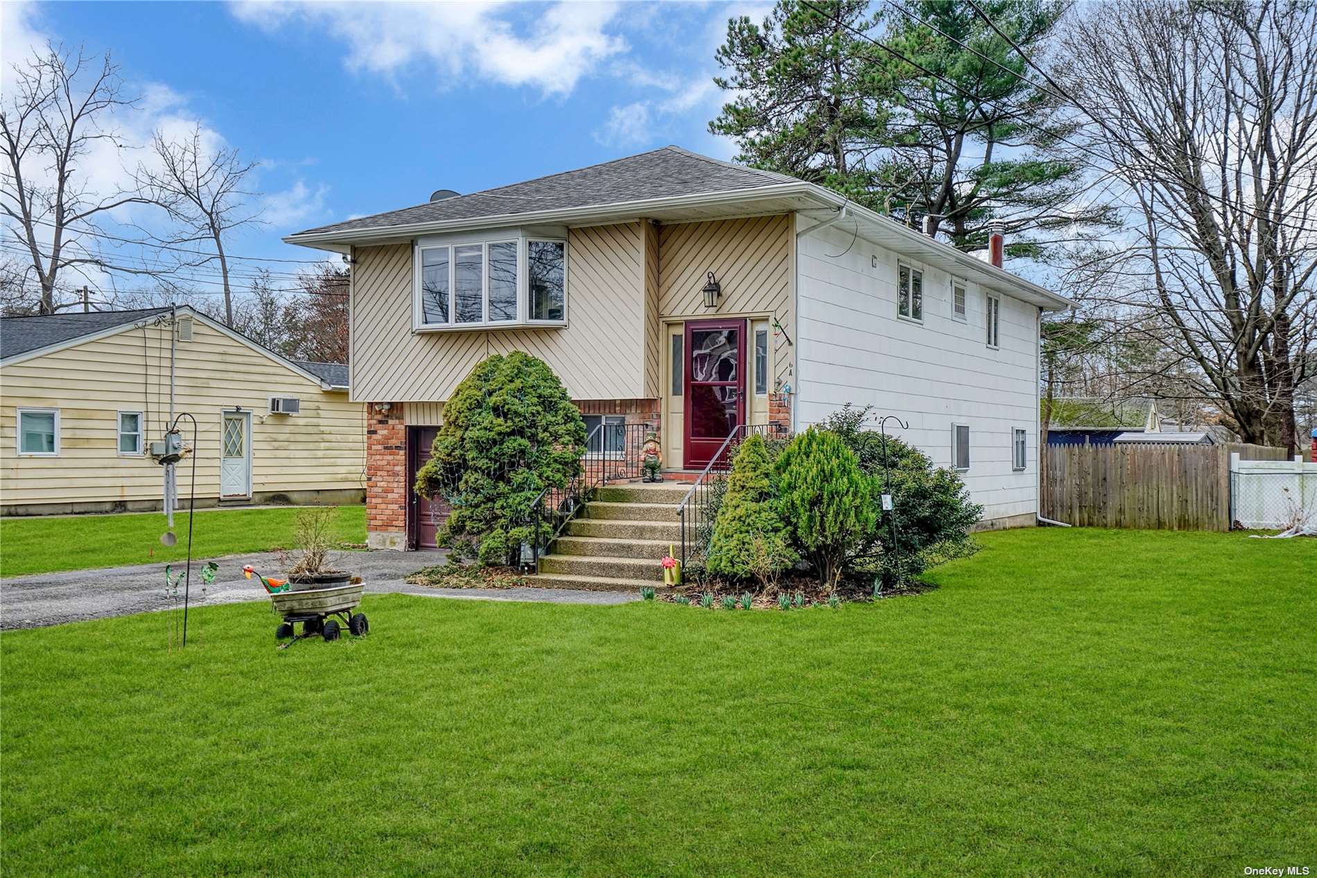 #1 photo, 6A Willoughby Street, 東長島 Brentwood , NY 11717