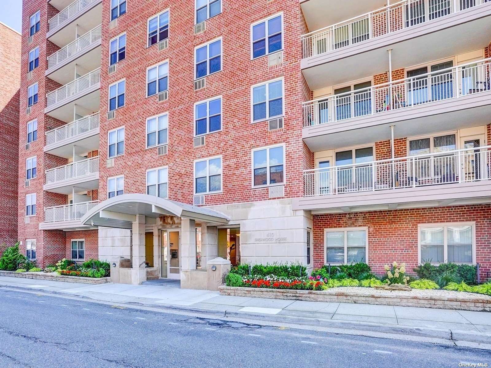 #1 photo, 410 E Broadway, 長島 長灘 Long Beach , NY 11561