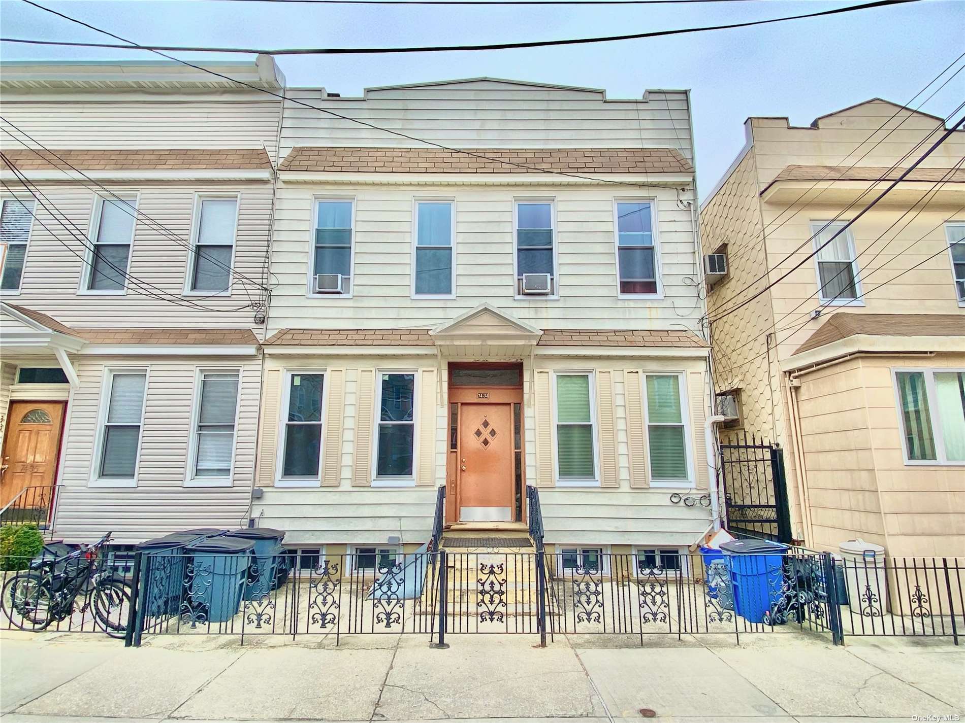 #1 photo, 74-34 64th Lane, 皇后区 Glendale , NY 11385