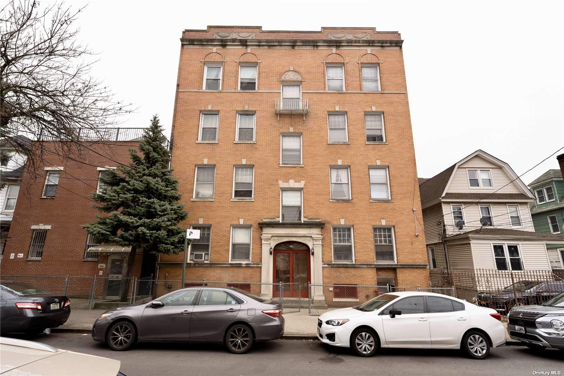 #1 photo, 83-24 Dongan Avenue, 皇后区 艾姆赫斯特 Elmhurst , NY 11373