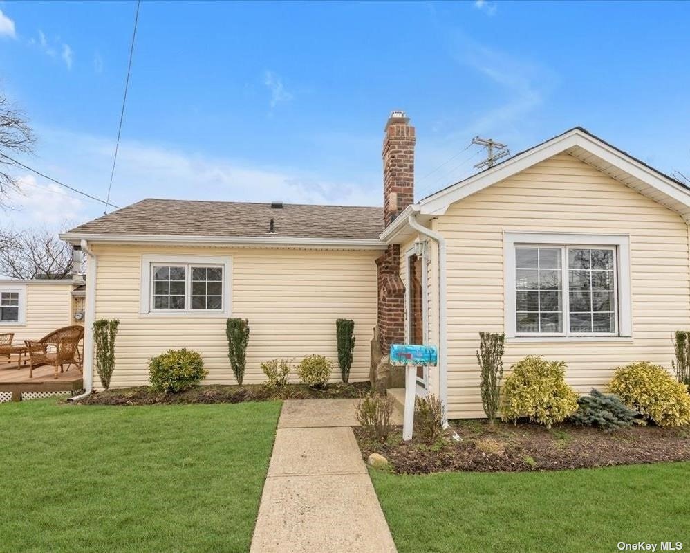 #1 photo, 102 Garfield Place, 長島 Massapequa , NY 11758