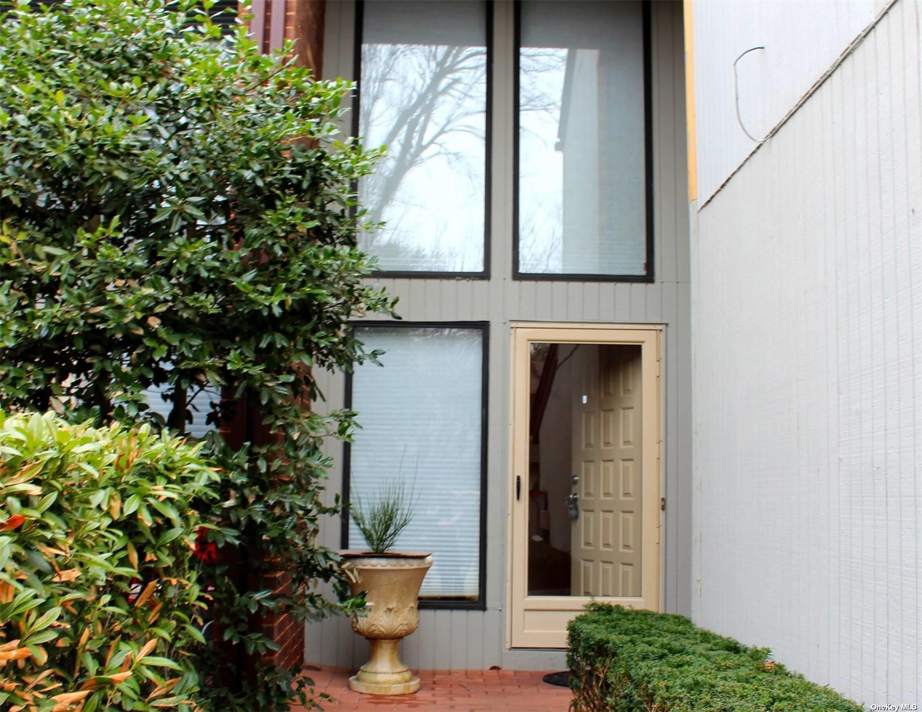 #1 photo, 86 Foxwood Drive, 長島 傑里科 Jericho , NY 11753