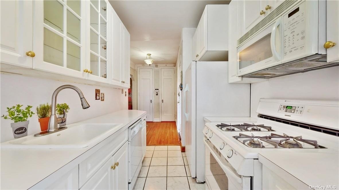 #1 photo, 145 95th Street, 布鲁克林 Dsj Management , NY 11209