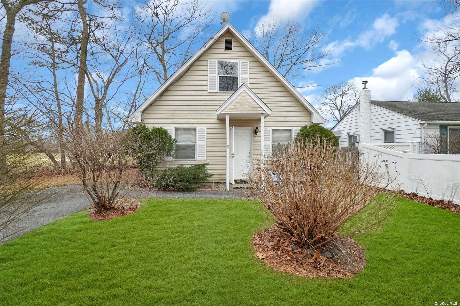 #1 photo, 26 Webb Avenue, 東長島 Patchogue , NY 11772