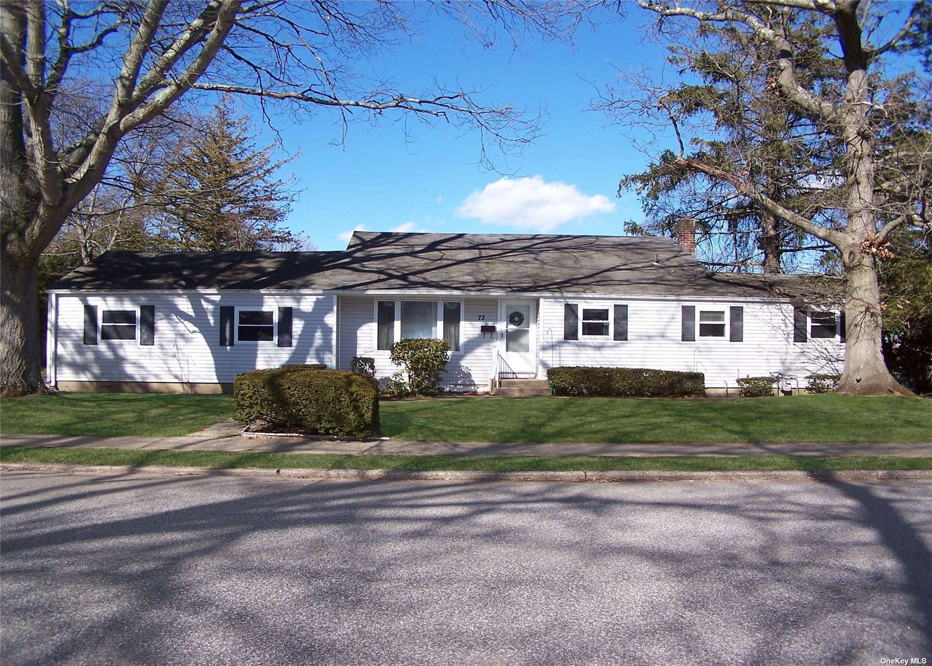 #1 photo, 73 Bardolier Lane, 東長島 海湾 Bay Shore , NY 11706