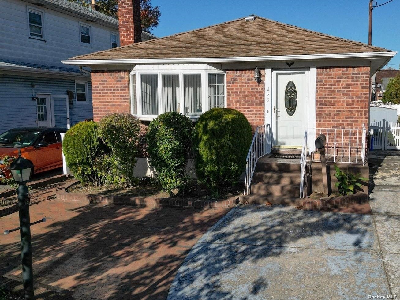 #1 photo, 225 Mineola Avenue, 長島 Valley Stream , NY 11580