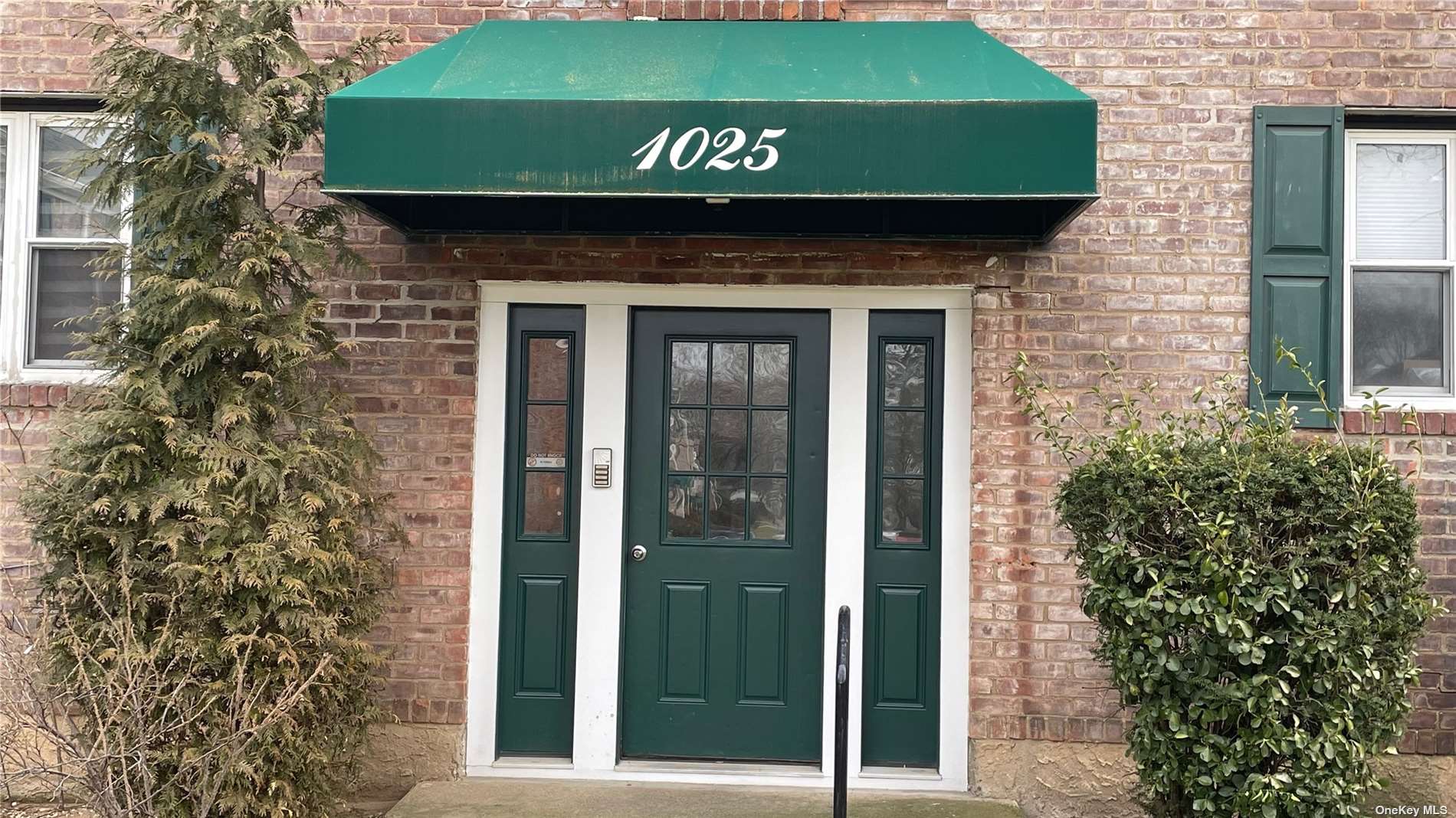 #1 photo, 1025 Fenwood Drive, 長島 Valley Stream , NY 11580