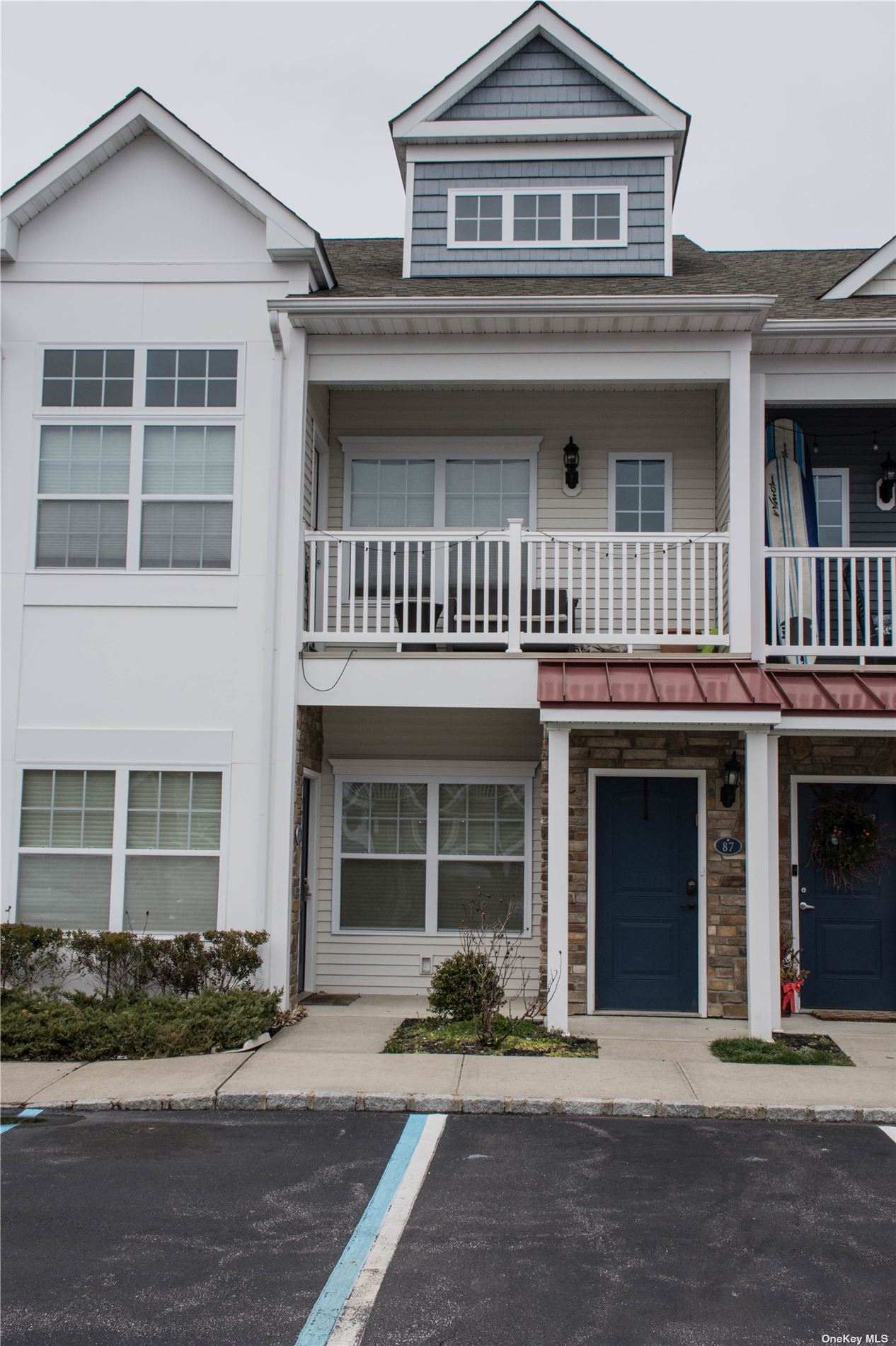 #1 photo, 87 Millie Court, 東長島 Patchogue , NY 11772