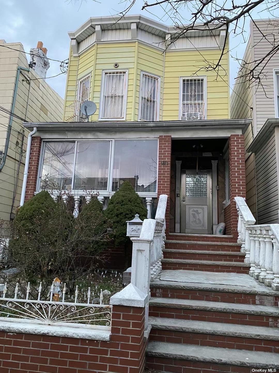 #1 photo, 52-13 Haspel Street, एल्महर्स्ट Elmhurst , NY 11373