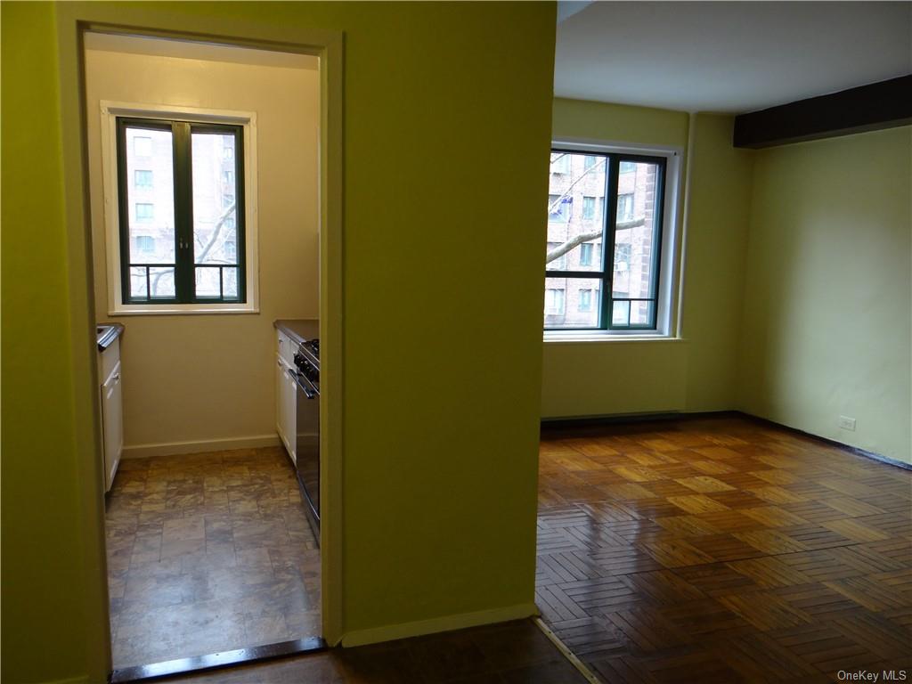 #1 photo, 2075 St. Raymond Avenue, 布朗士 Bronx , NY 10462