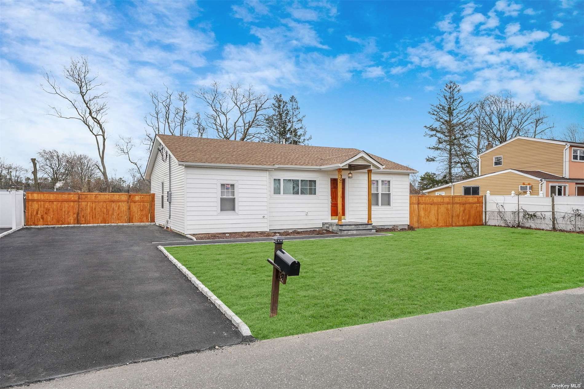 #1 photo, 34 20th Avenue, 東長島 海湾 Bay Shore , NY 11706