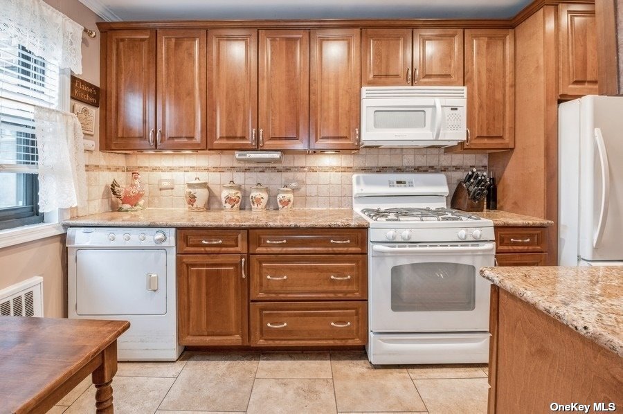 #1 photo, 16-27 160 Street, 皇后區 白石鎮 Whitestone , NY 11357