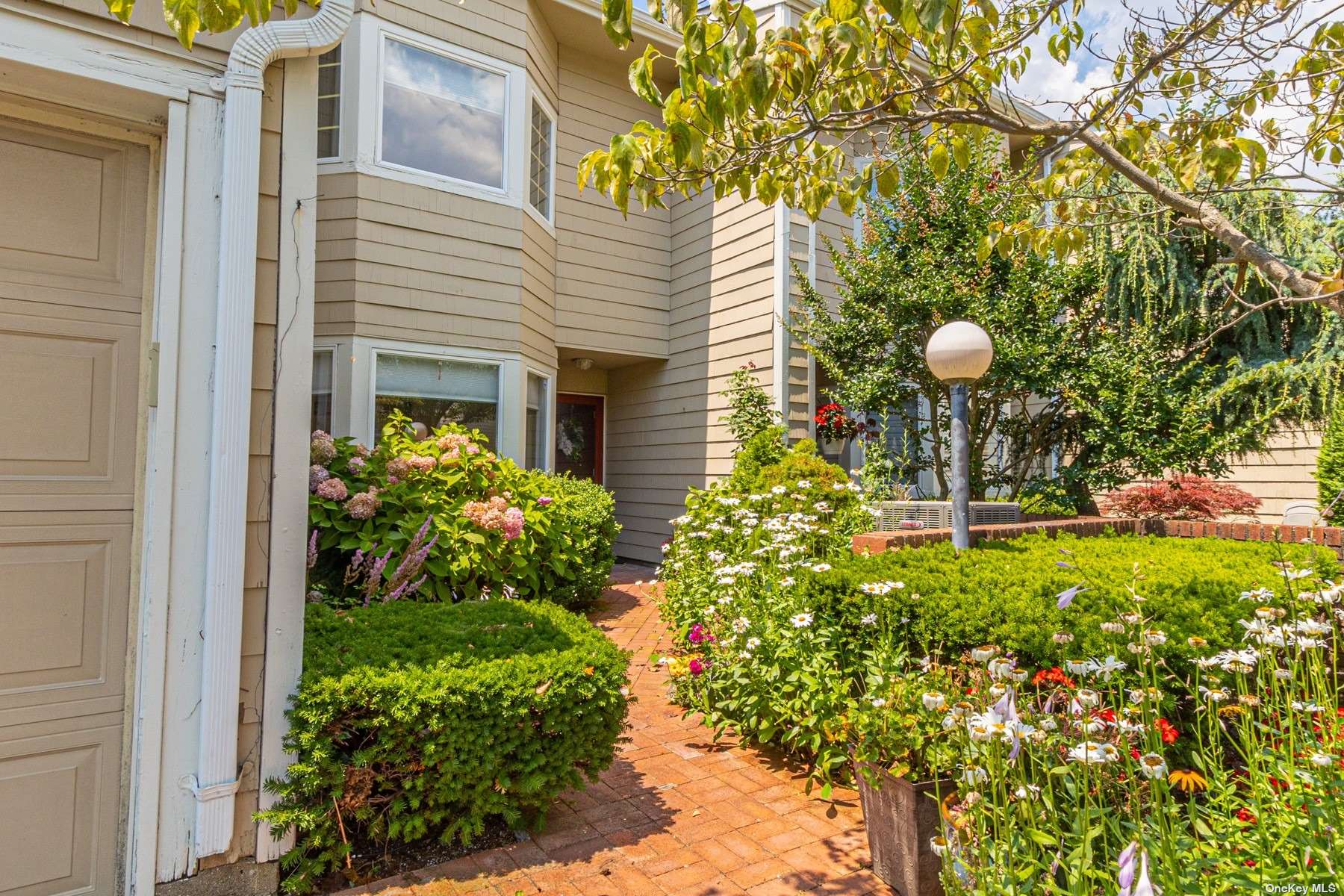 #1 photo, 22 Lakeside Lane, 東長島 海湾 Bay Shore , NY 11706