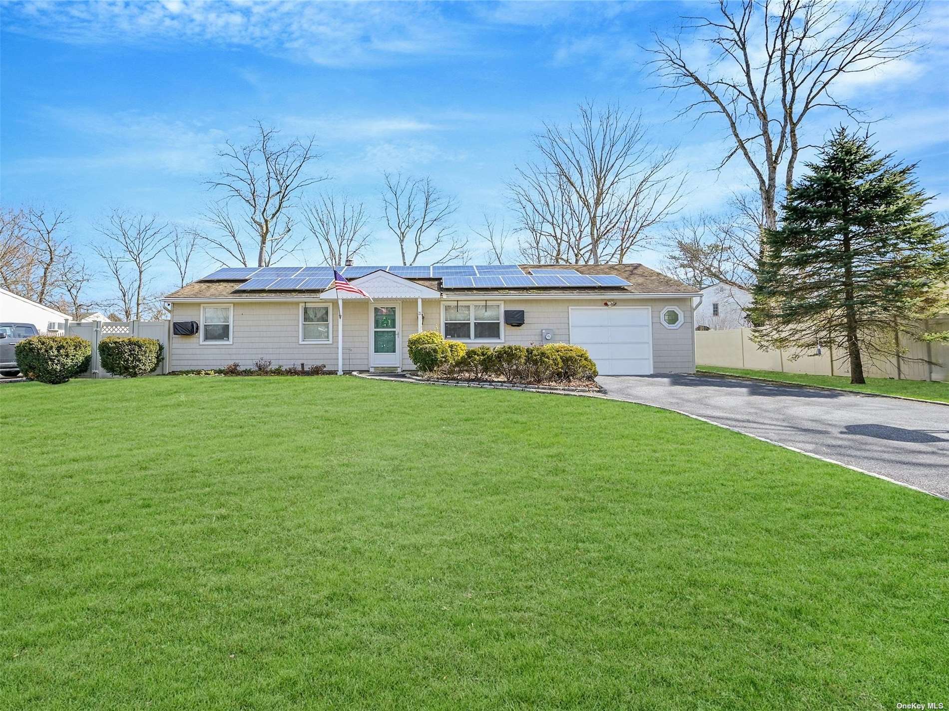 #1 photo, 21 Highview Lane, Ridge , NY 11961