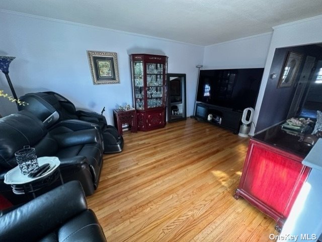 #1 photo, 19-10 Utopia Parkway, 皇后区 白石镇 Whitestone , NY 11357