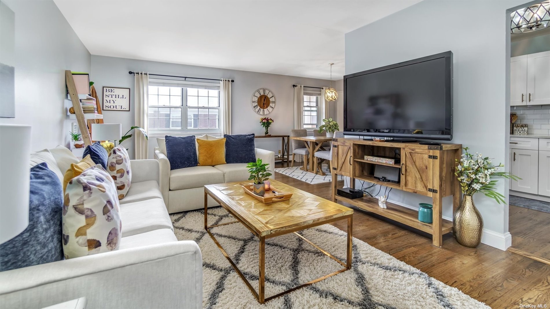 #1 photo, 340 Lakeland Ave, 東長島 Sayville , NY 11782