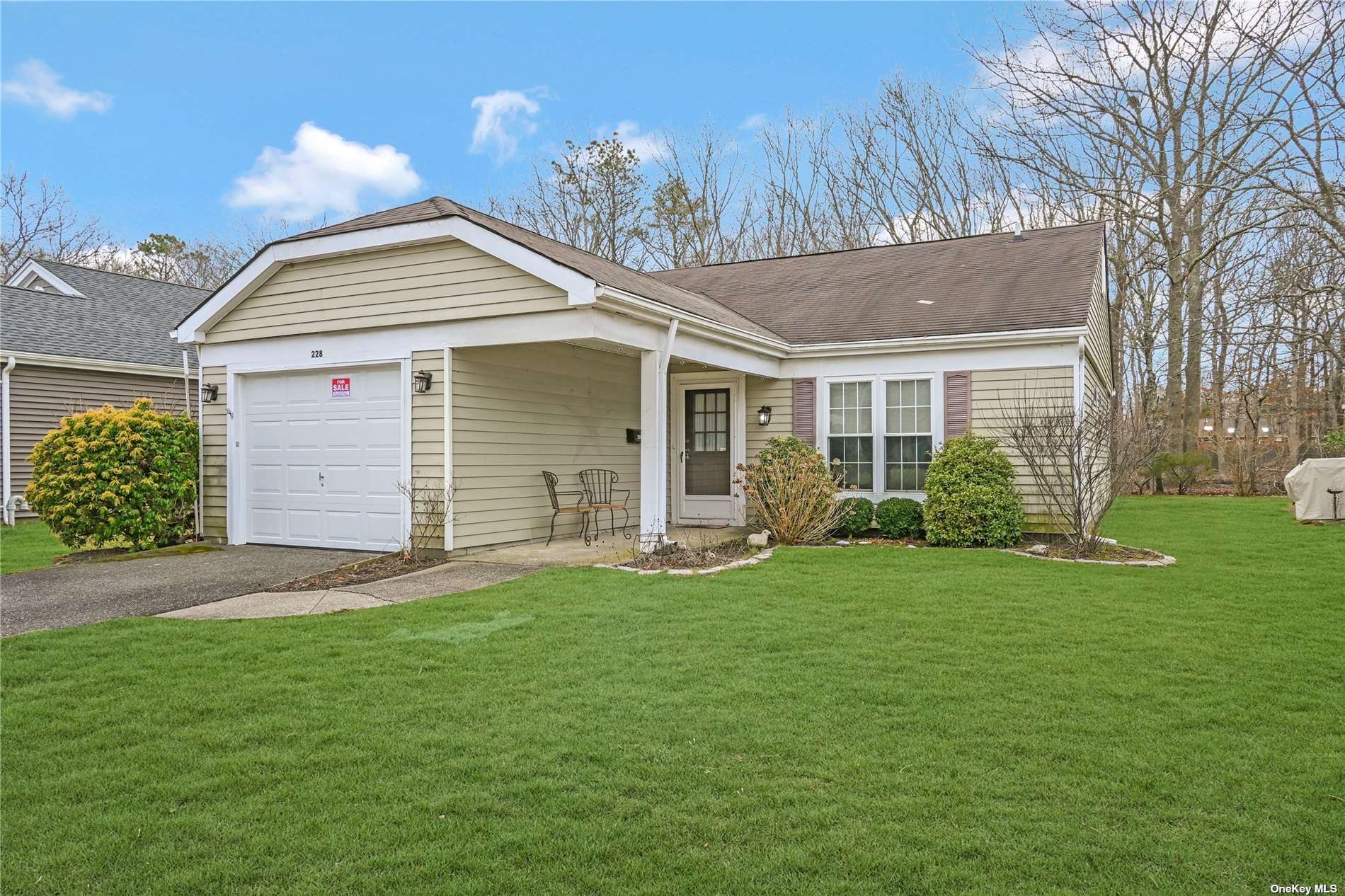 #1 photo, 228 Belfast Lane, 東長島 Ridge , NY 11961