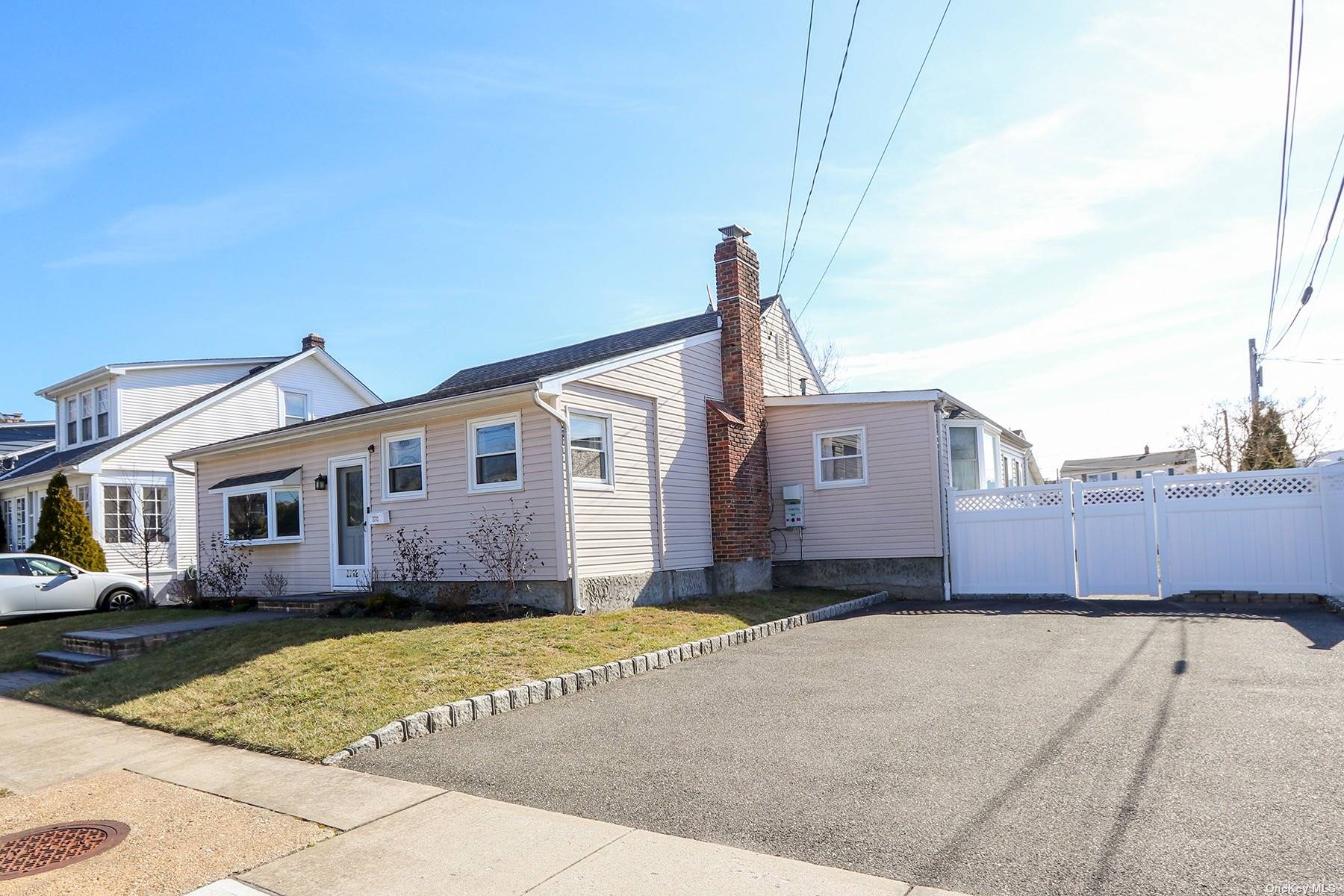 #1 photo, 2712 Court Street, 長島 North Bellmore , NY 11710