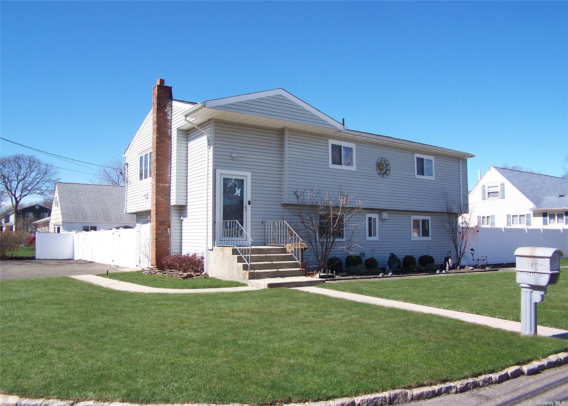 #1 photo, 1480 Coates Avenue, 東長島 Holbrook , NY 11741