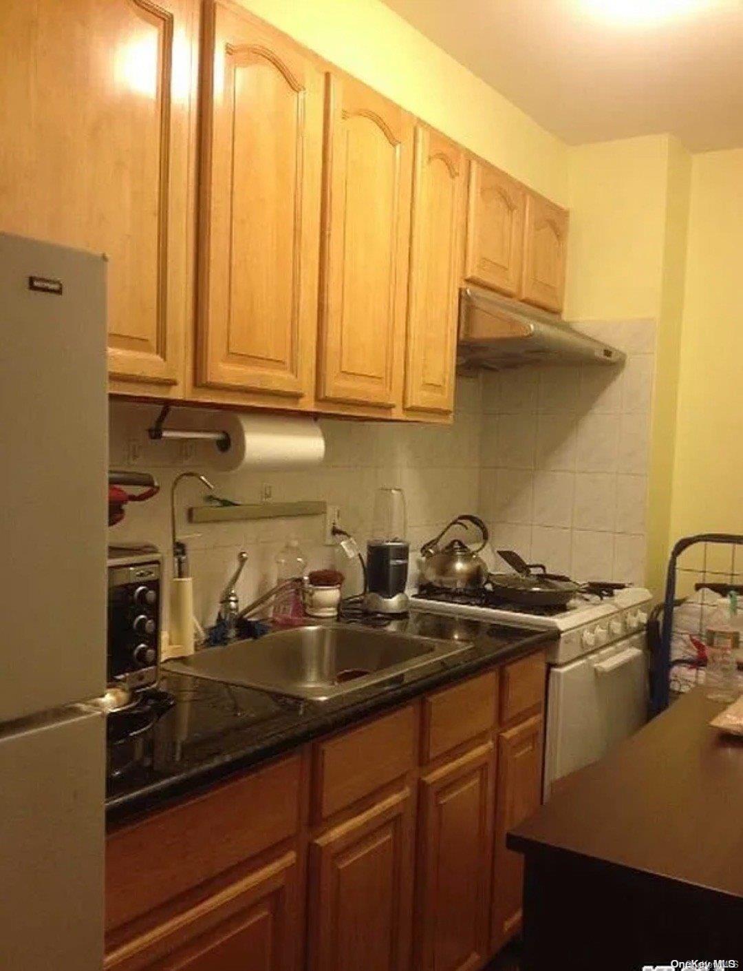 #1 photo, 40-24 76th Street, 皇后区 艾姆赫斯特 Elmhurst , NY 11373