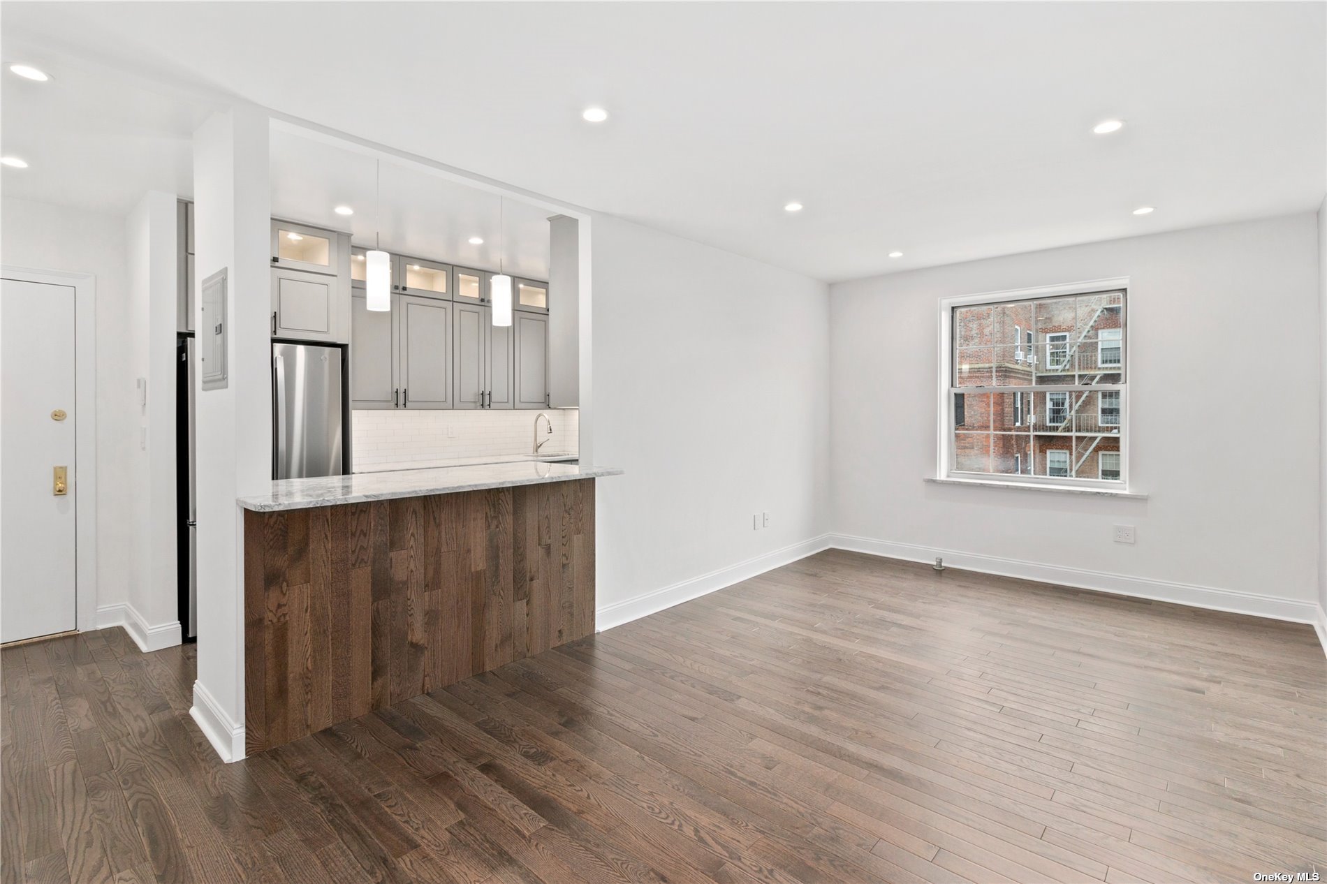 #1 photo, 56-07 31st Avenue, 皇后区 木边 Woodside , NY 11377