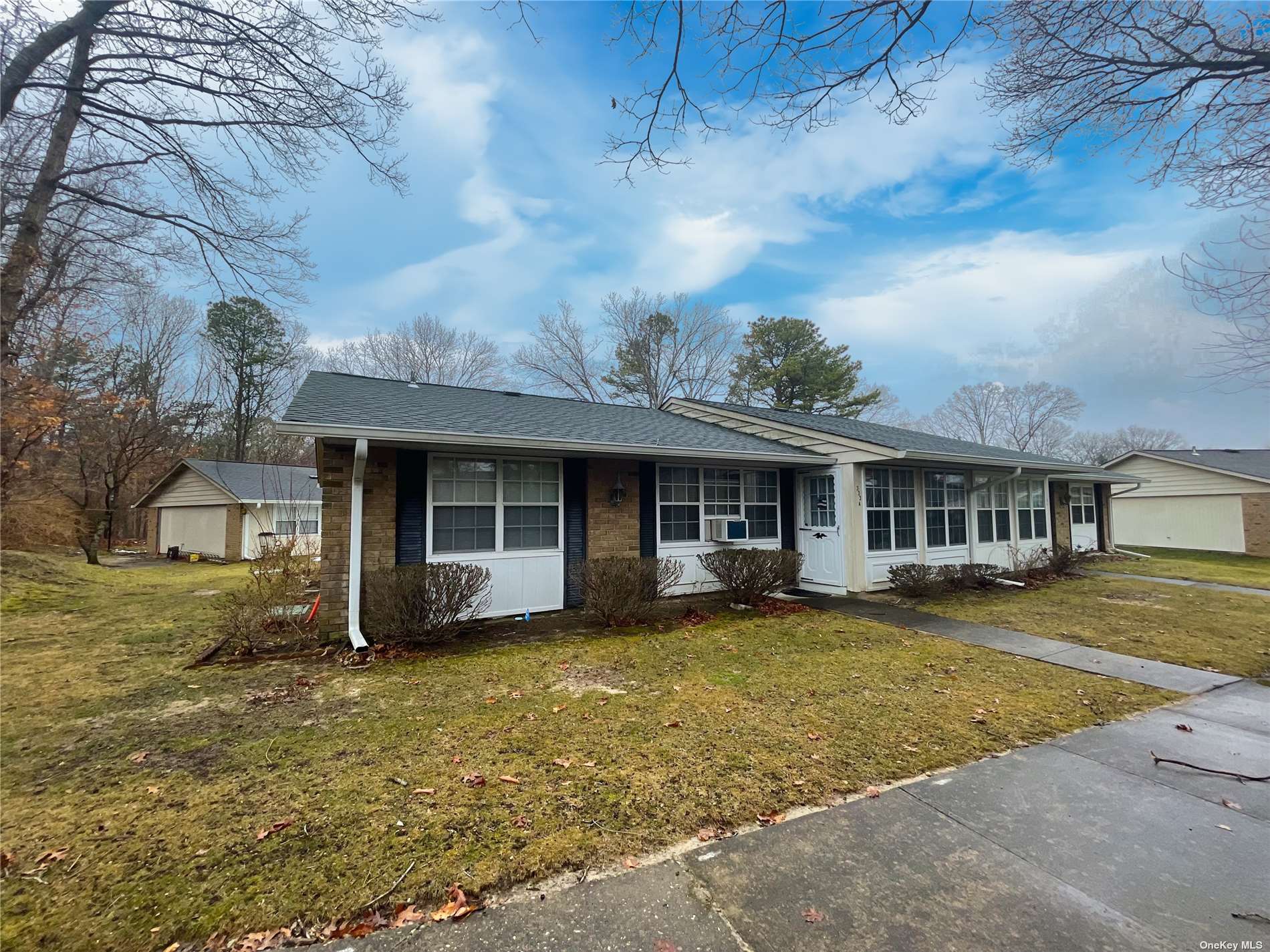 #1 photo, 333A Woodbridge Drive, 東長島 Ridge , NY 11961