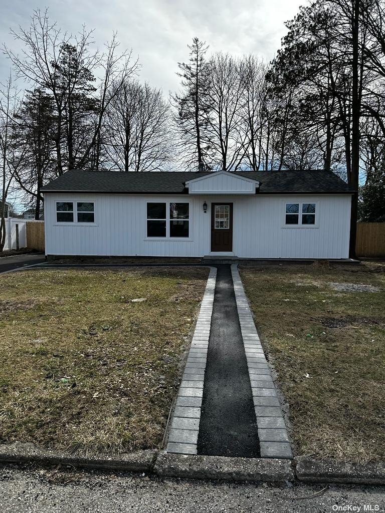 #1 photo, 4 Willow Street, 東長島 Central Islip , NY 11722